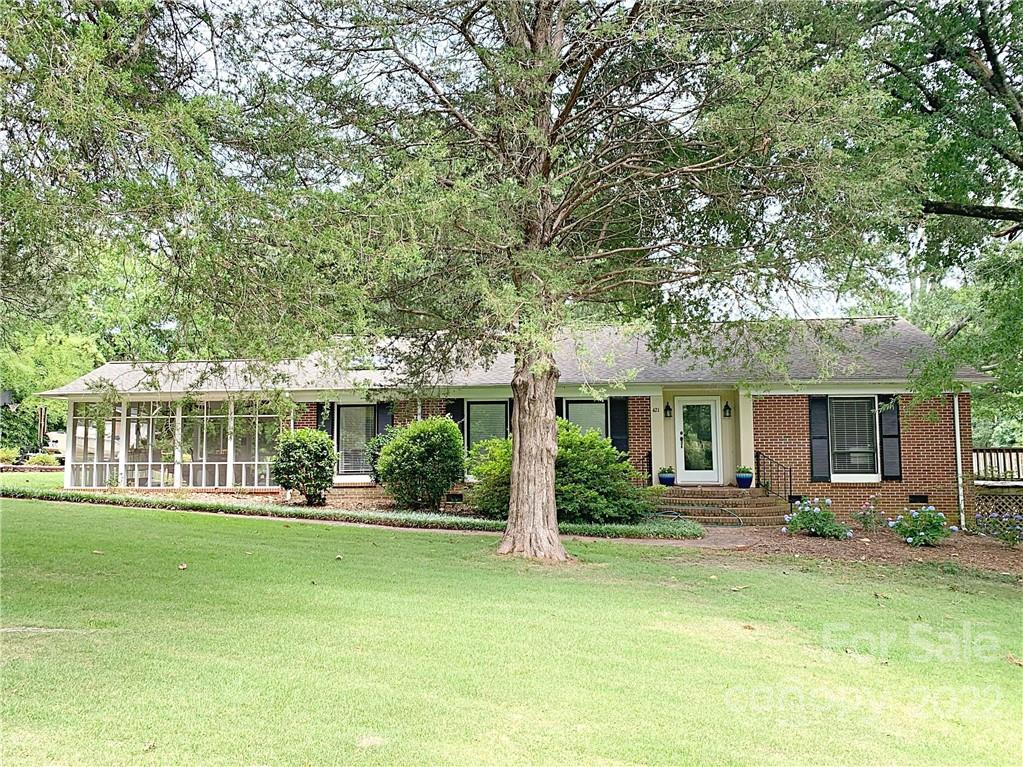 421 Country Club Drive