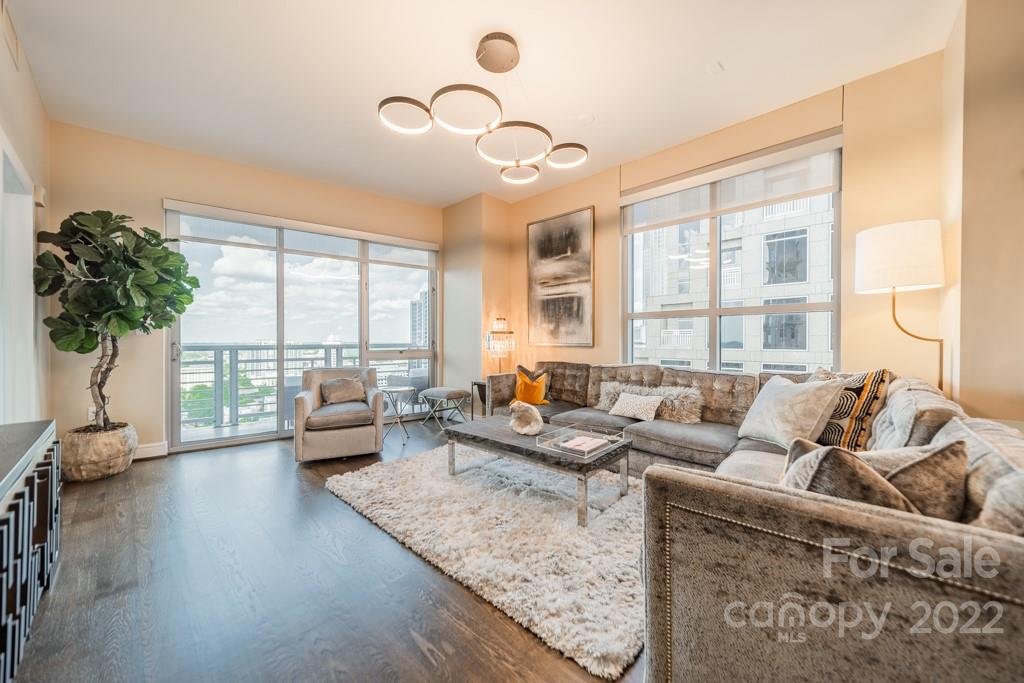 333 W Trade Street 2400