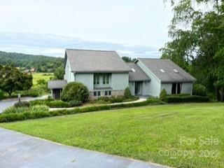 2734 Lakeview Drive