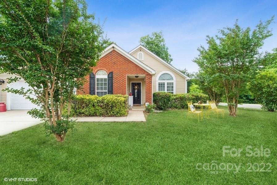 6106 Red Clover Lane