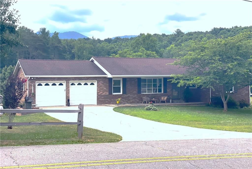 1518 Mountain Shadows Drive