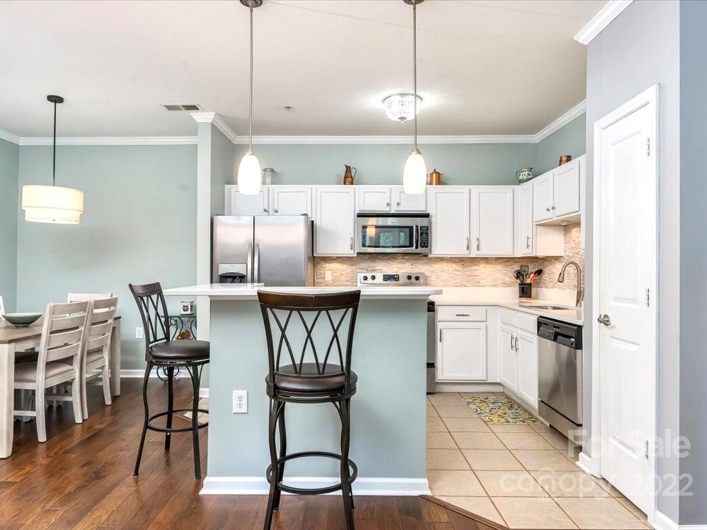 291 Brickton Village Circle 102