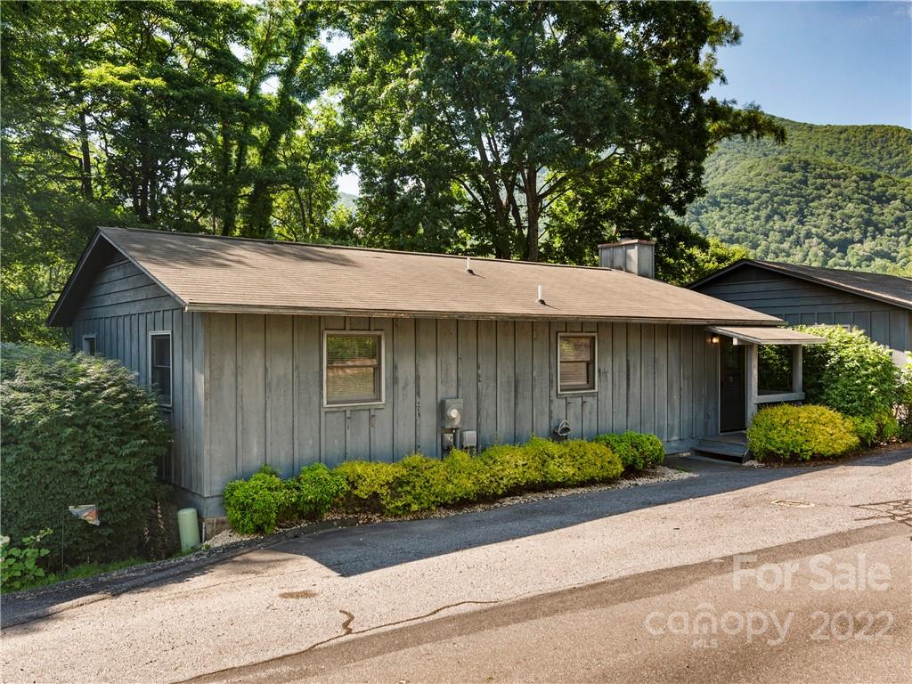 400 Stoney Ridge Loop