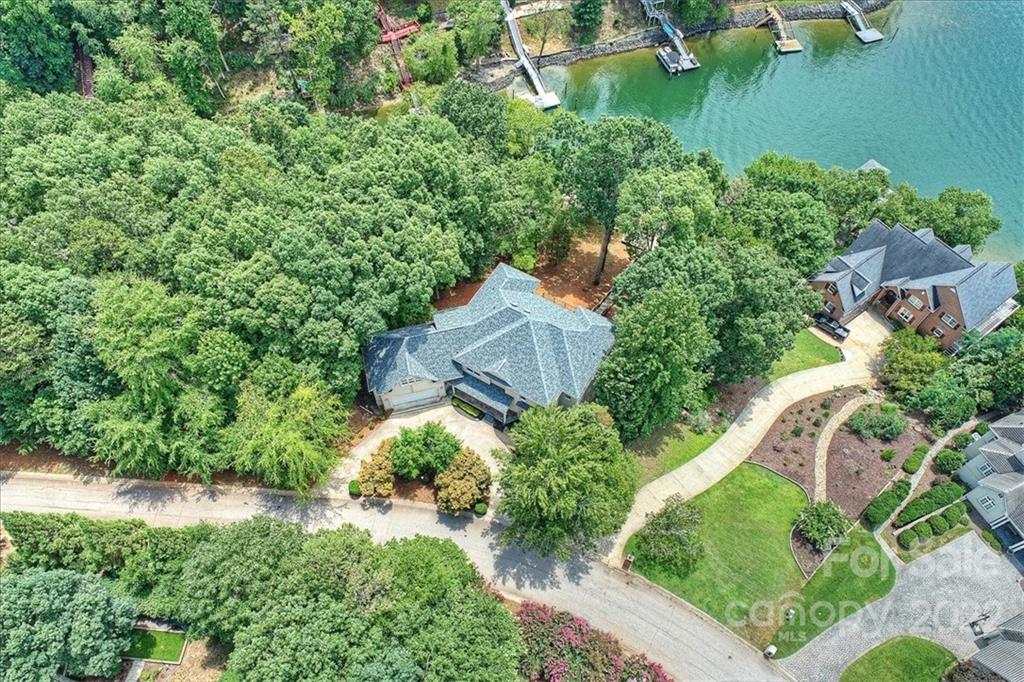 7121 Topsail Circle