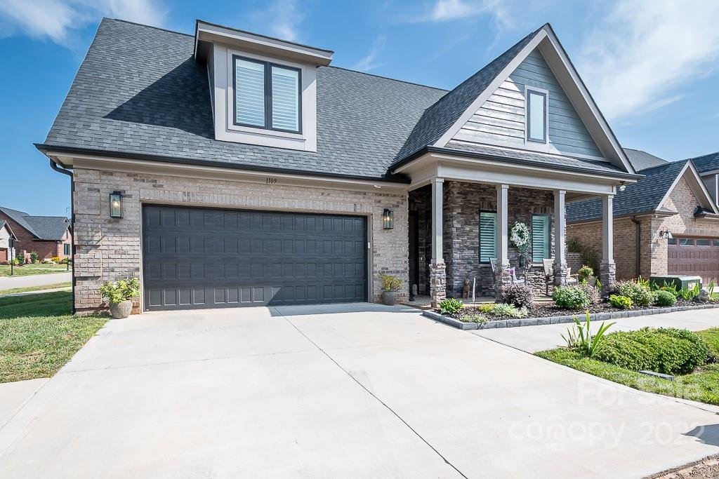 1109 Golden Hill Lane