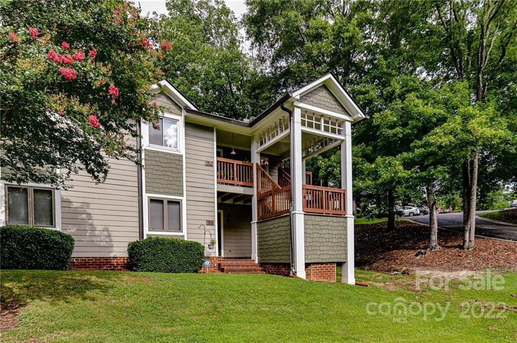 3260 Carlyle Drive