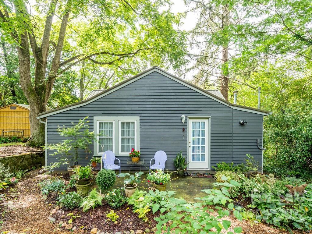 14 Woodrow Avenue
