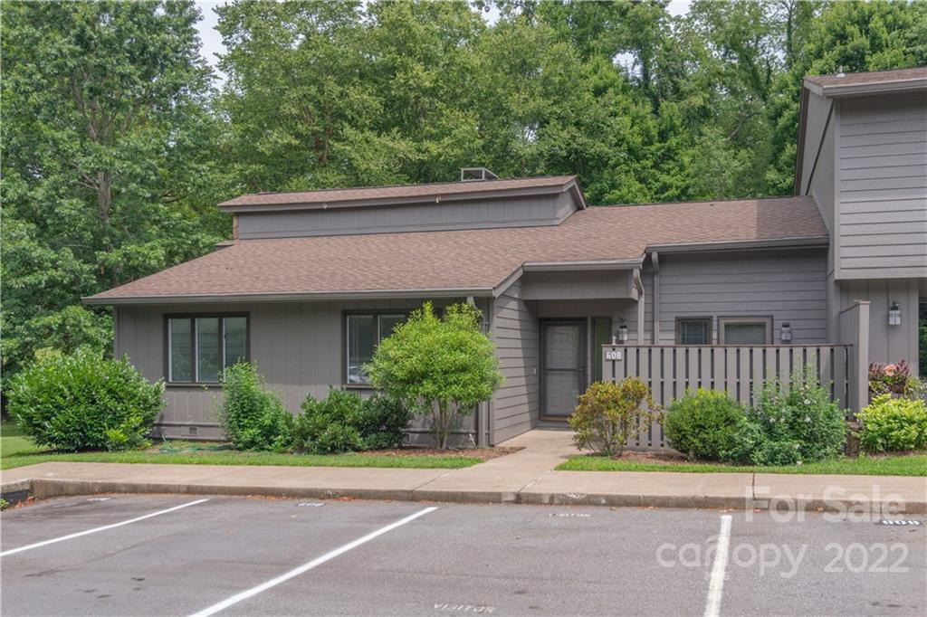 608 Crowfields Lane