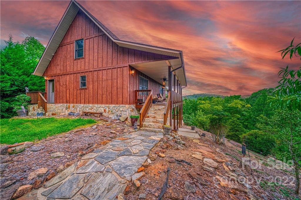 605 Valley View Drive