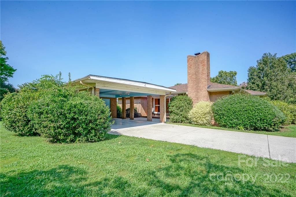 9593 Riviera Drive