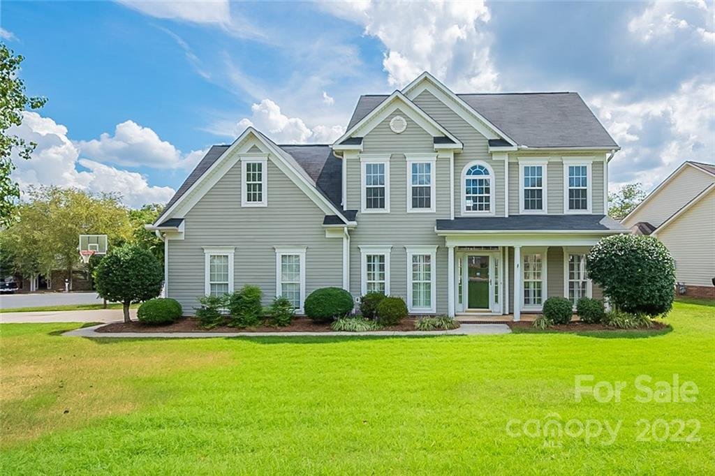 634 Nickolas Place