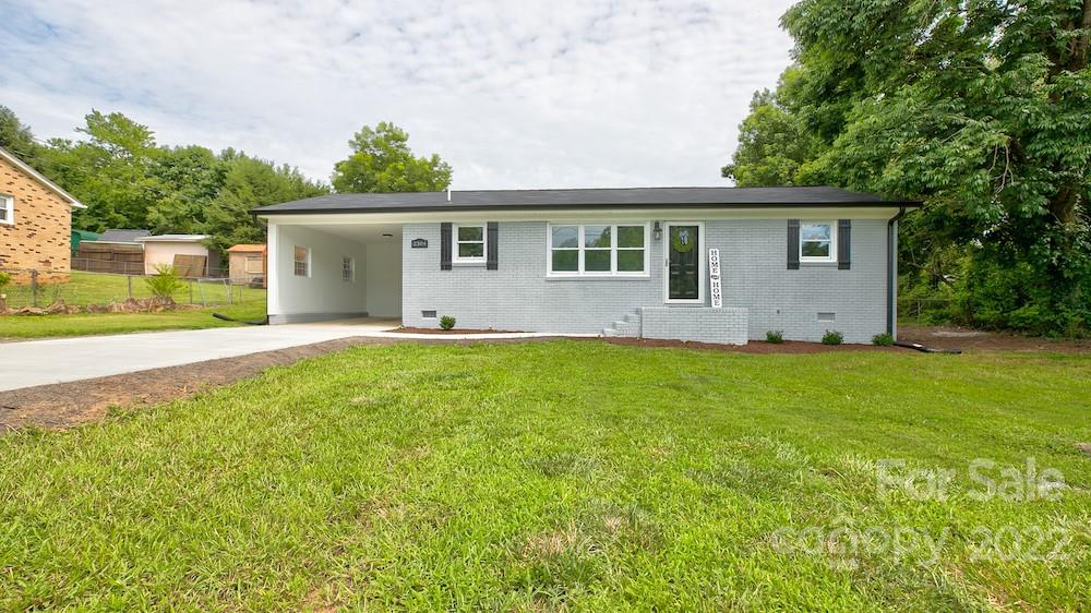 2304 Woodleaf Drive