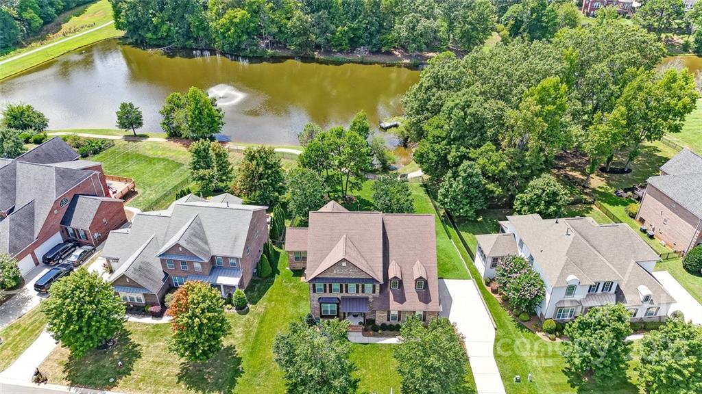 912 Oleander Lane
