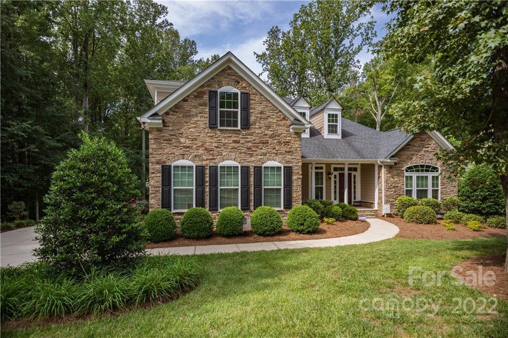 109 Chaska Loop