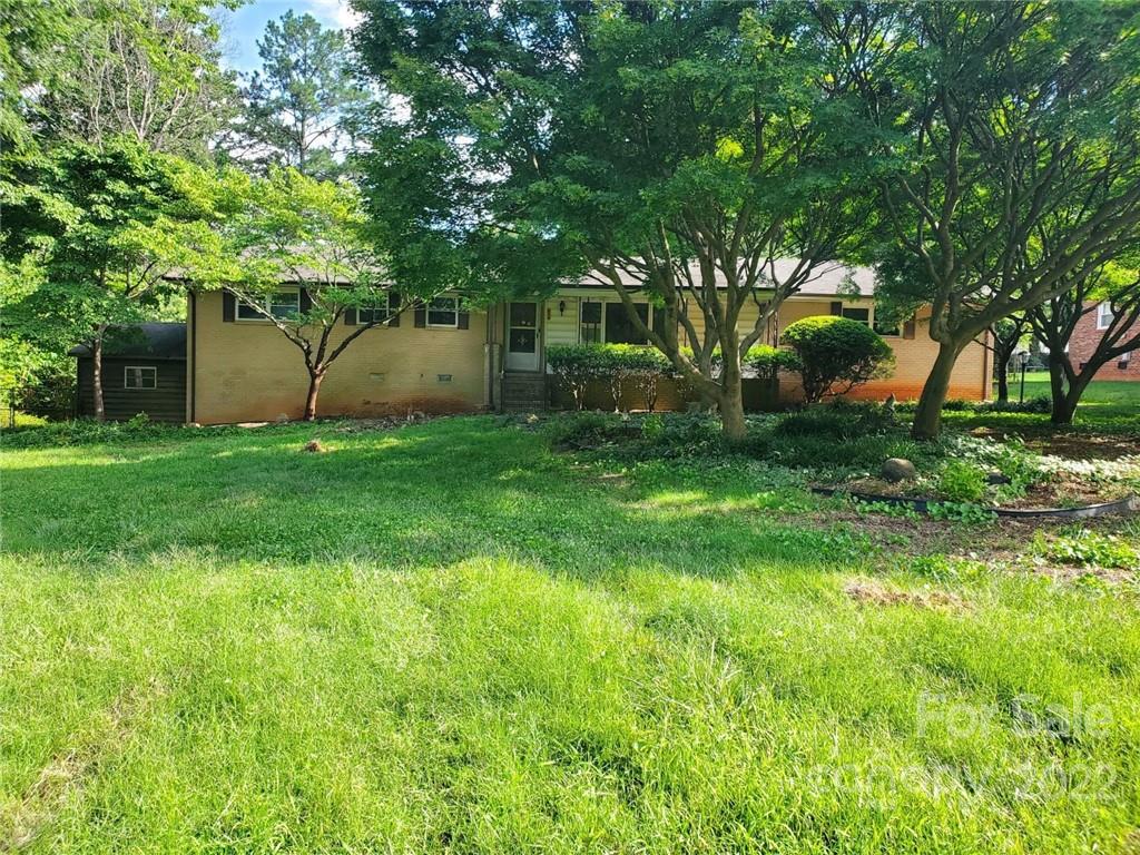 1700 Wildwood Drive