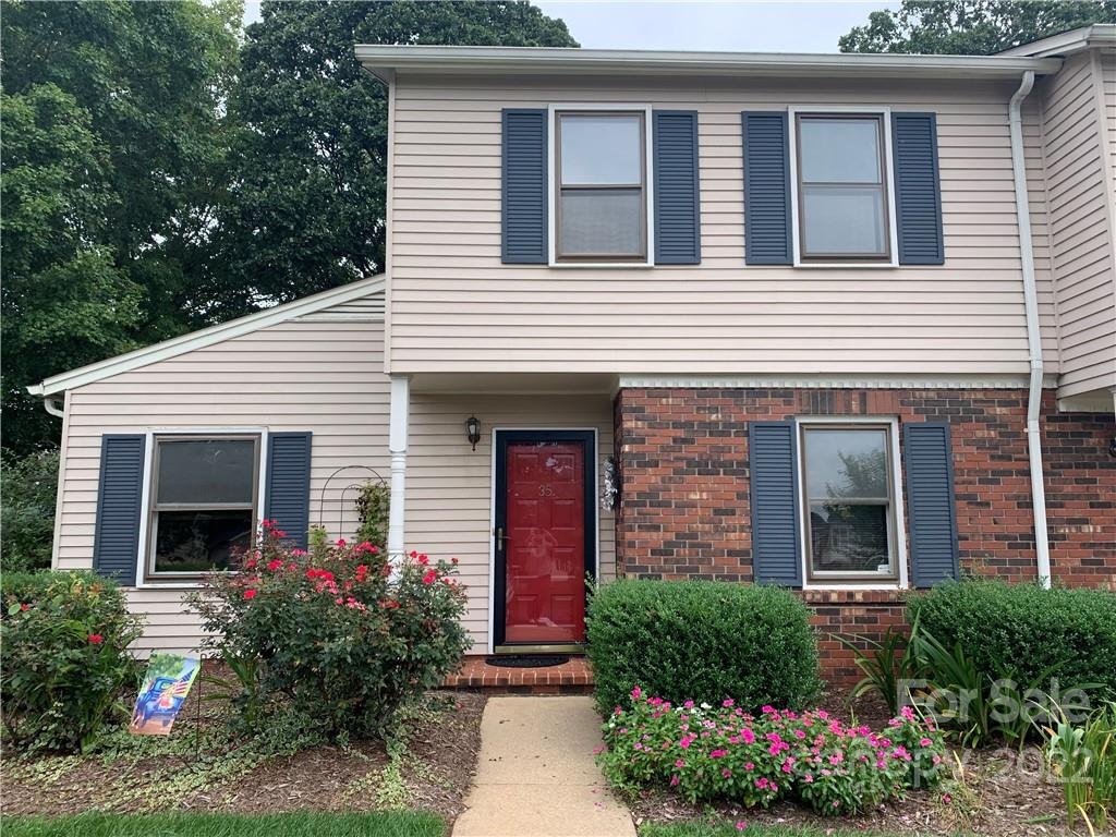 2705 North Center Street 35