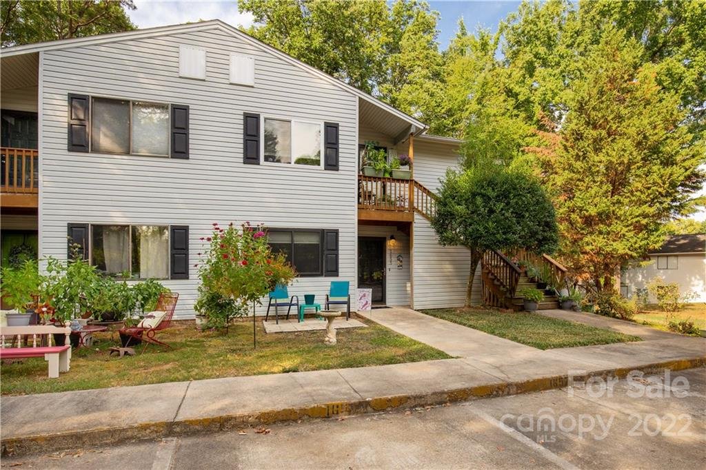 1655 Hunters Trail