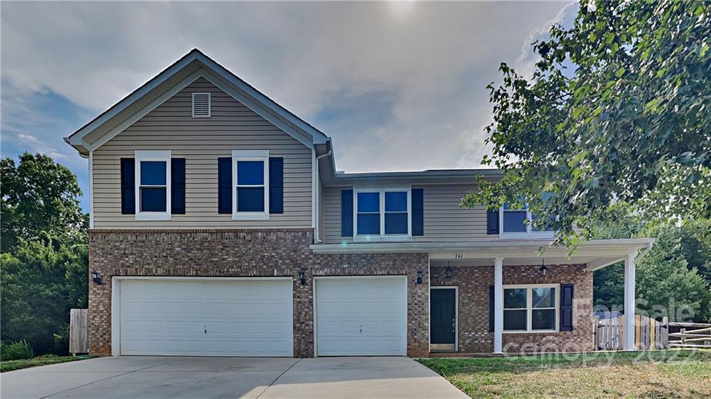 741 Rocky Grove Glen