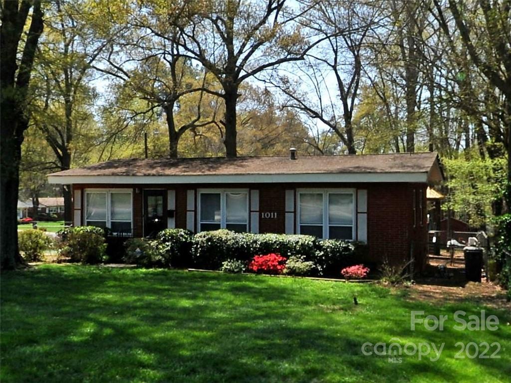 1011 Clanton Road