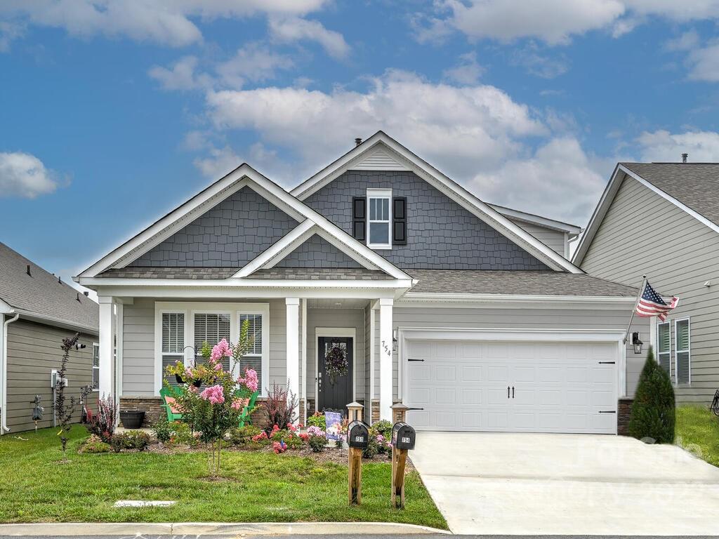 754 Summerfield Place