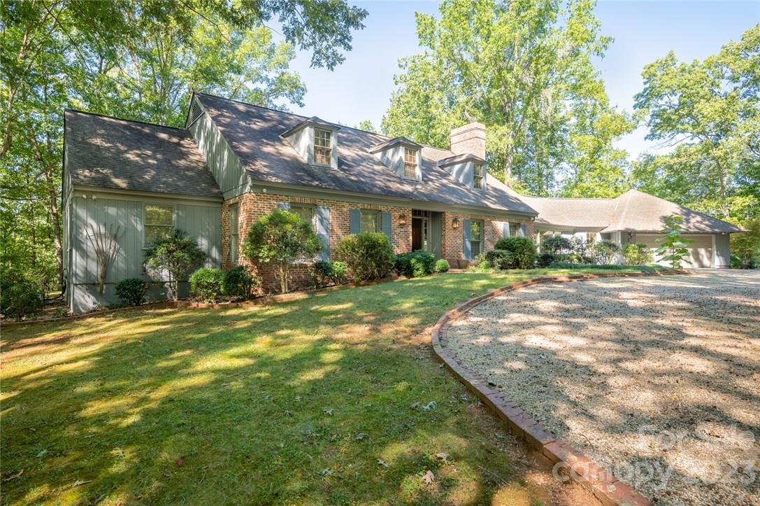 855 Fox Run Lane