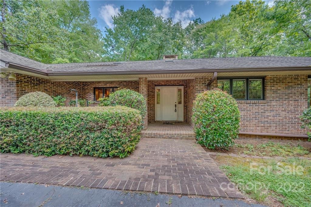 461 Mountain View Drive