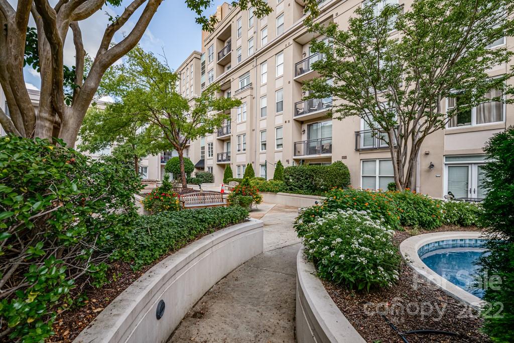 1315 East Boulevard 614