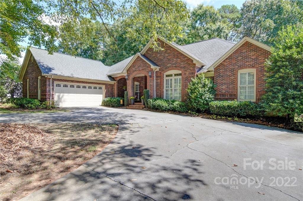 709 Hanna Woods Drive
