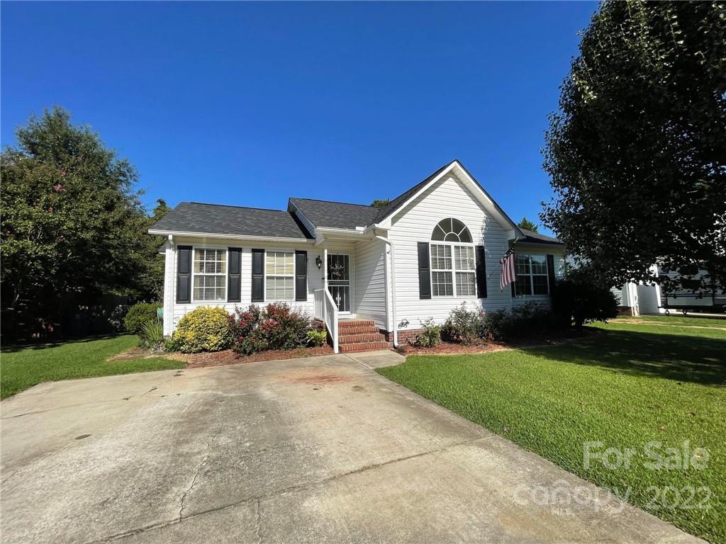 832 Saint Andrews Place