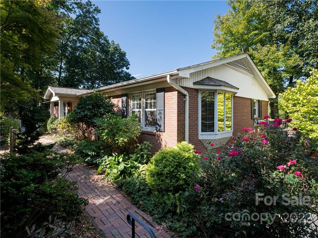 615 Goldview Drive