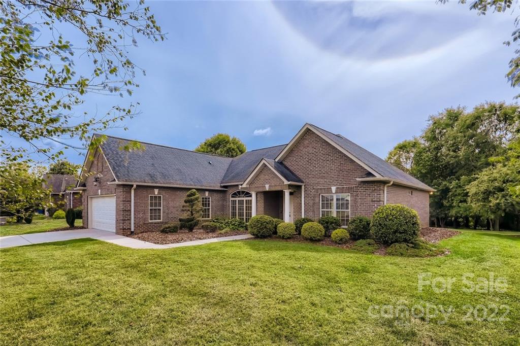 807 Wendermere Circle
