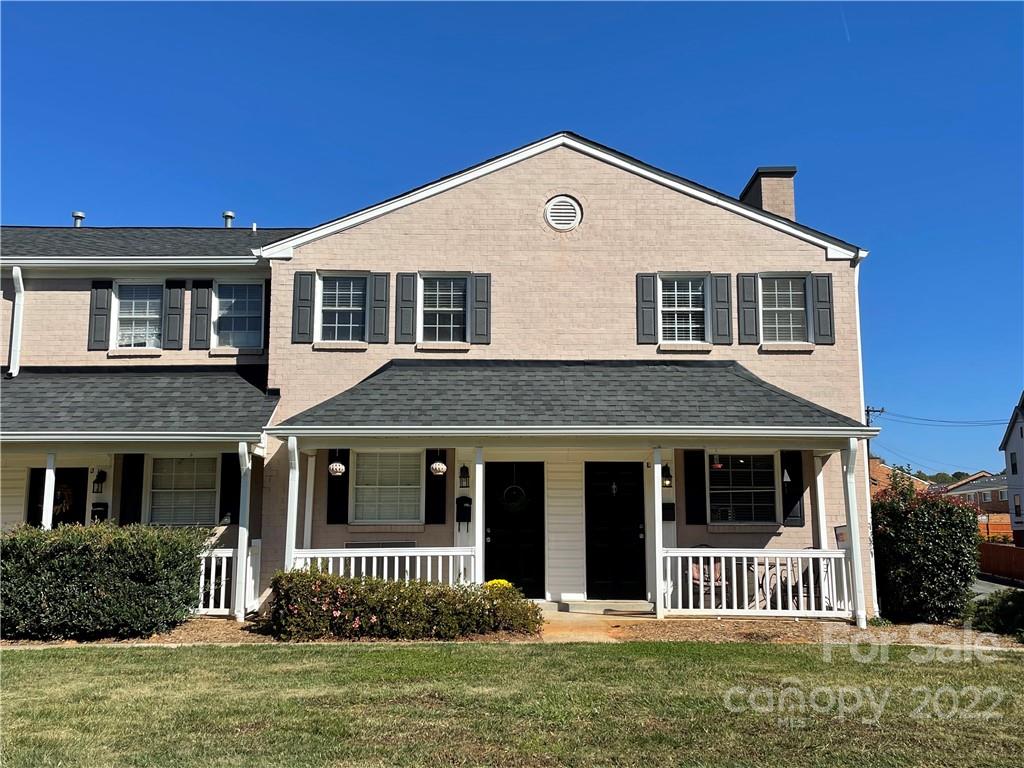 1224 Green Oaks Lane