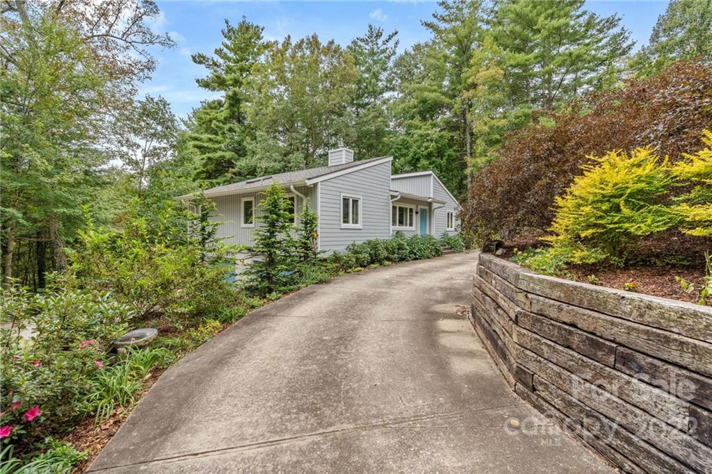 112 Black Oak Drive
