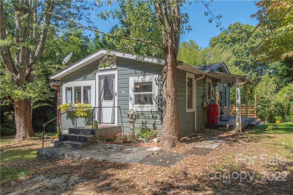 36 Loomis Avenue