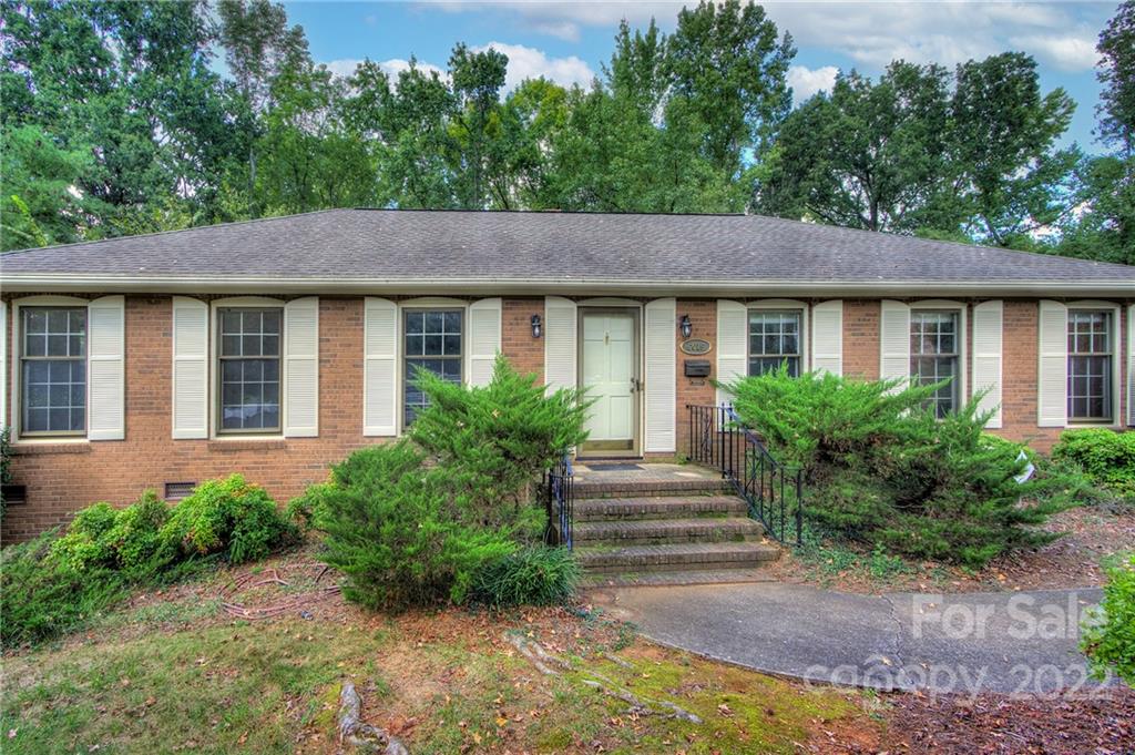 6015 Doncaster Drive