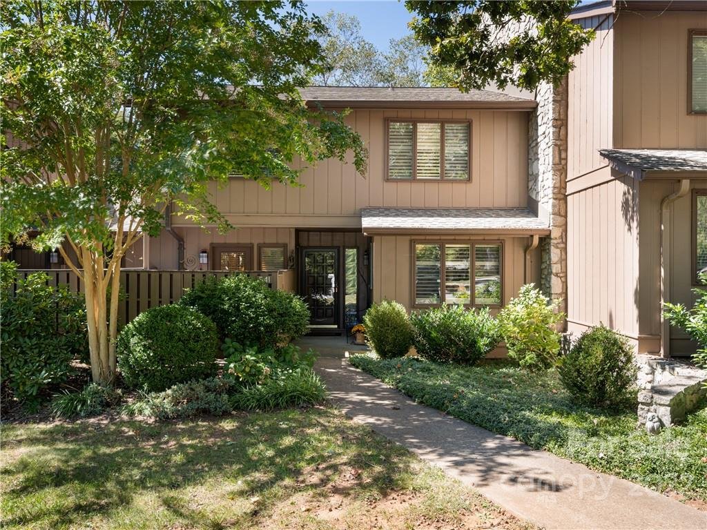 541 Crowfields Lane