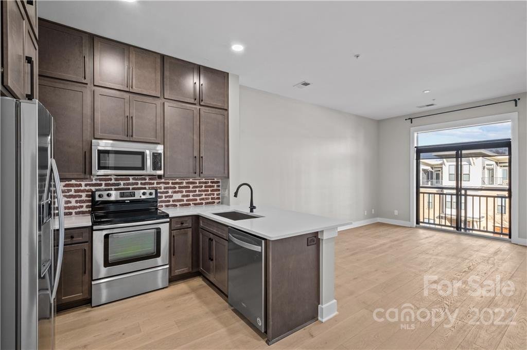 3279 Noda Boulevard