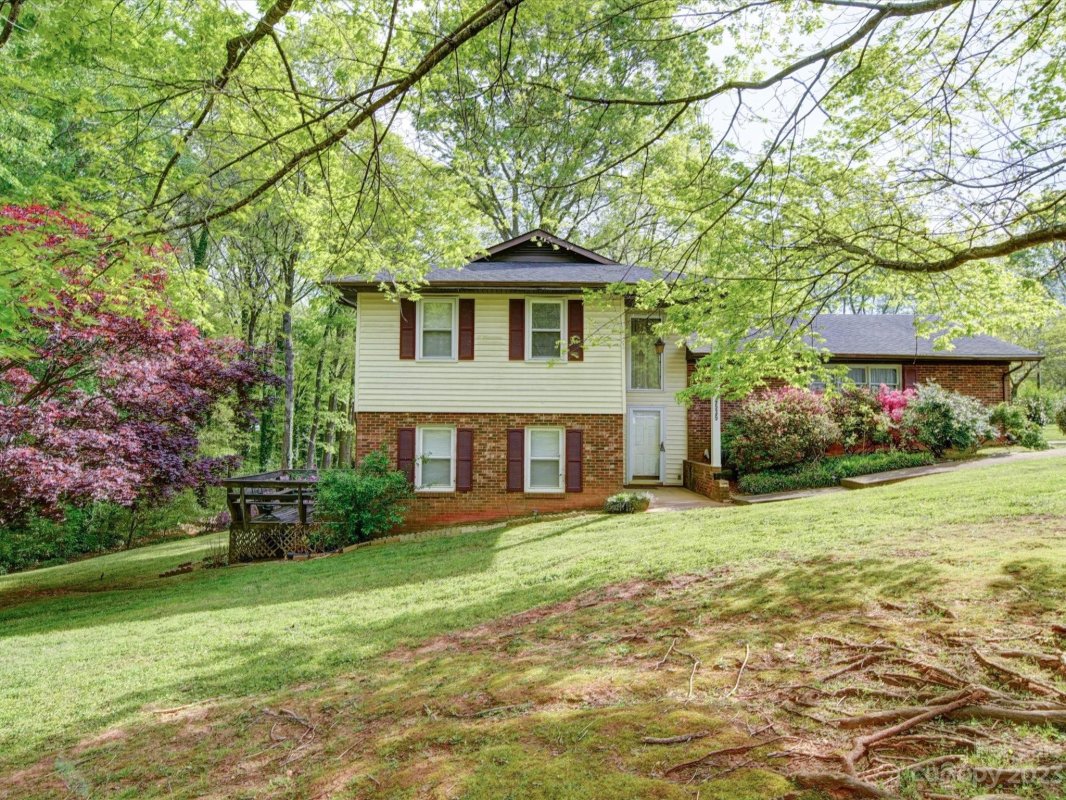 4535 Oakwood Circle