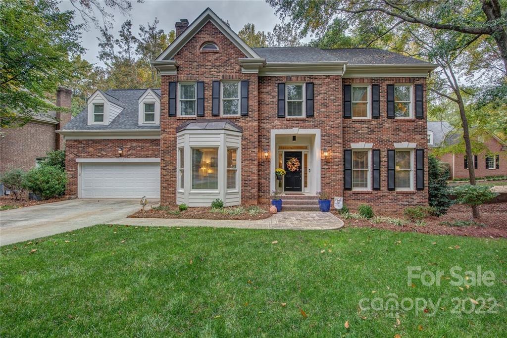 902 Hoke Trail