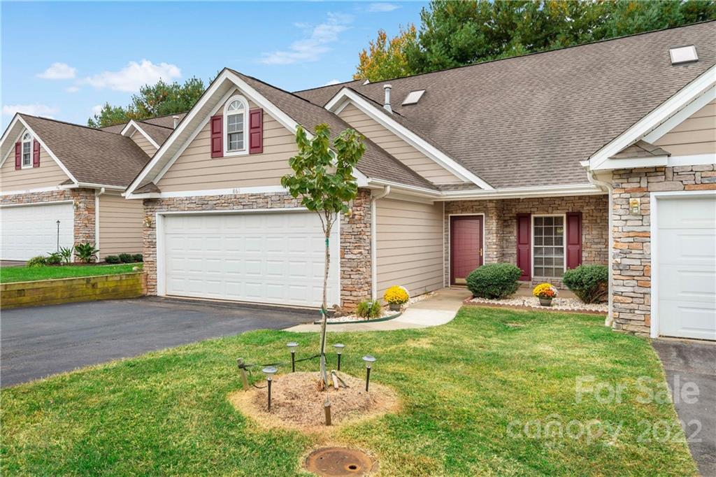 861 West Pointe Drive