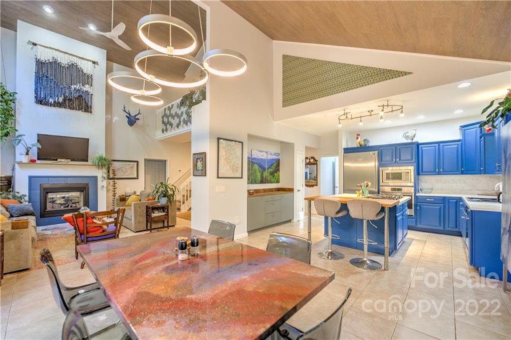 11 Ladyslipper Lane