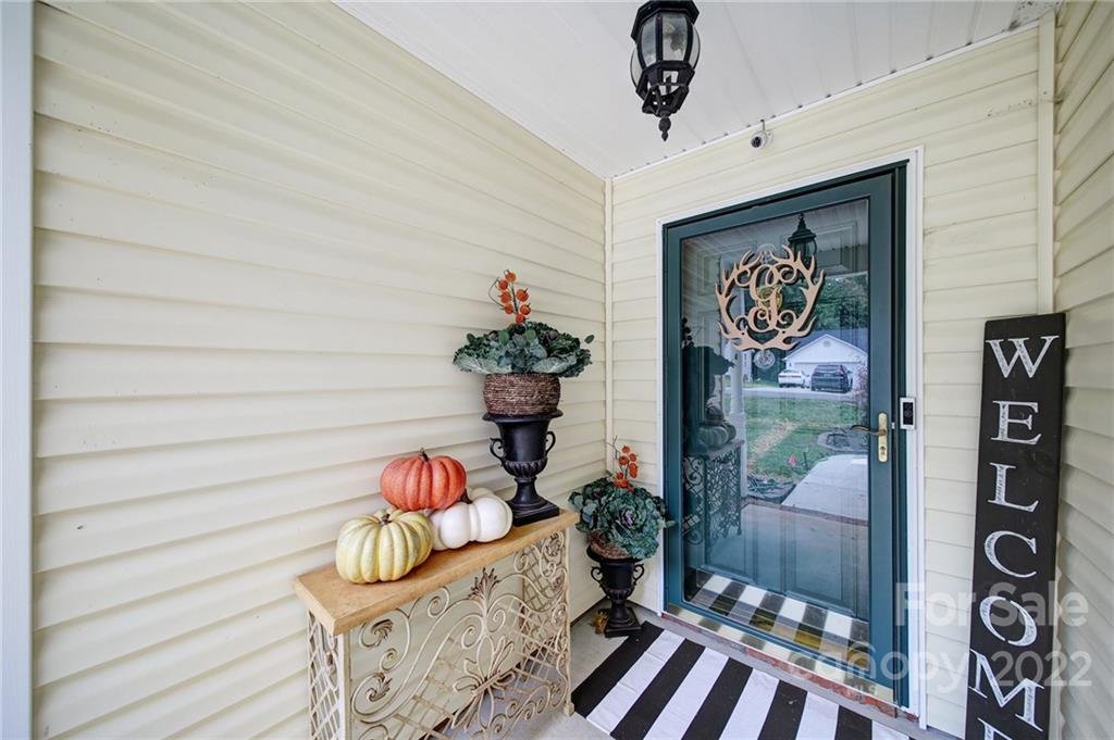 2353 Nuthatch Drive