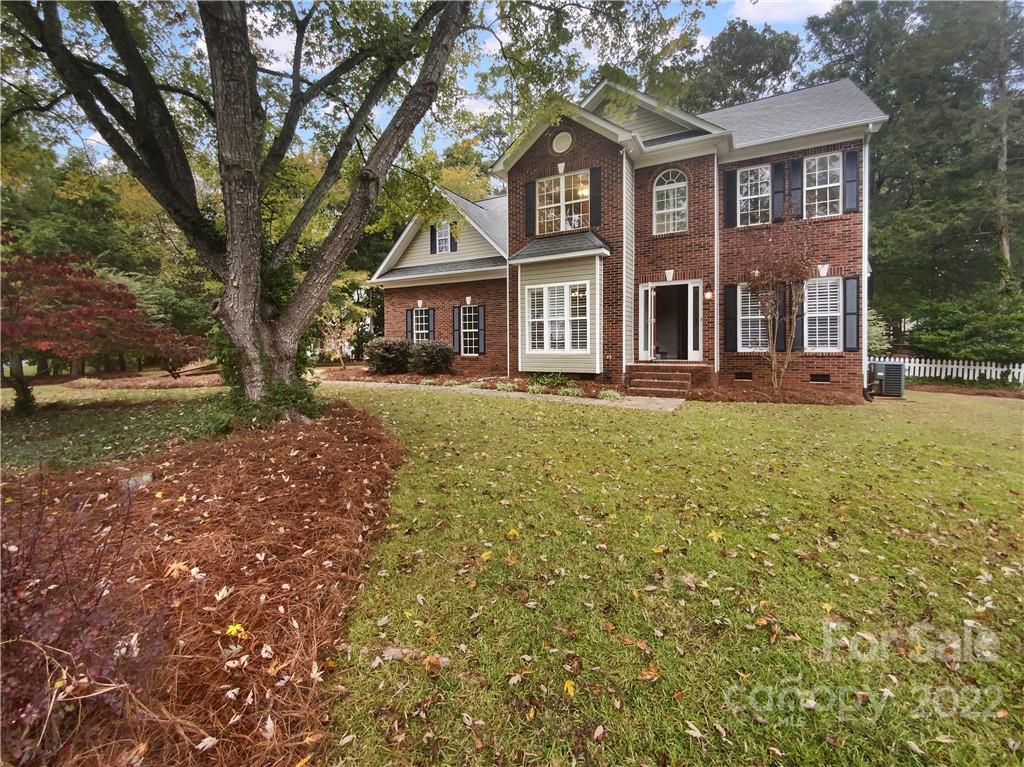 1533 Hawthorne Drive