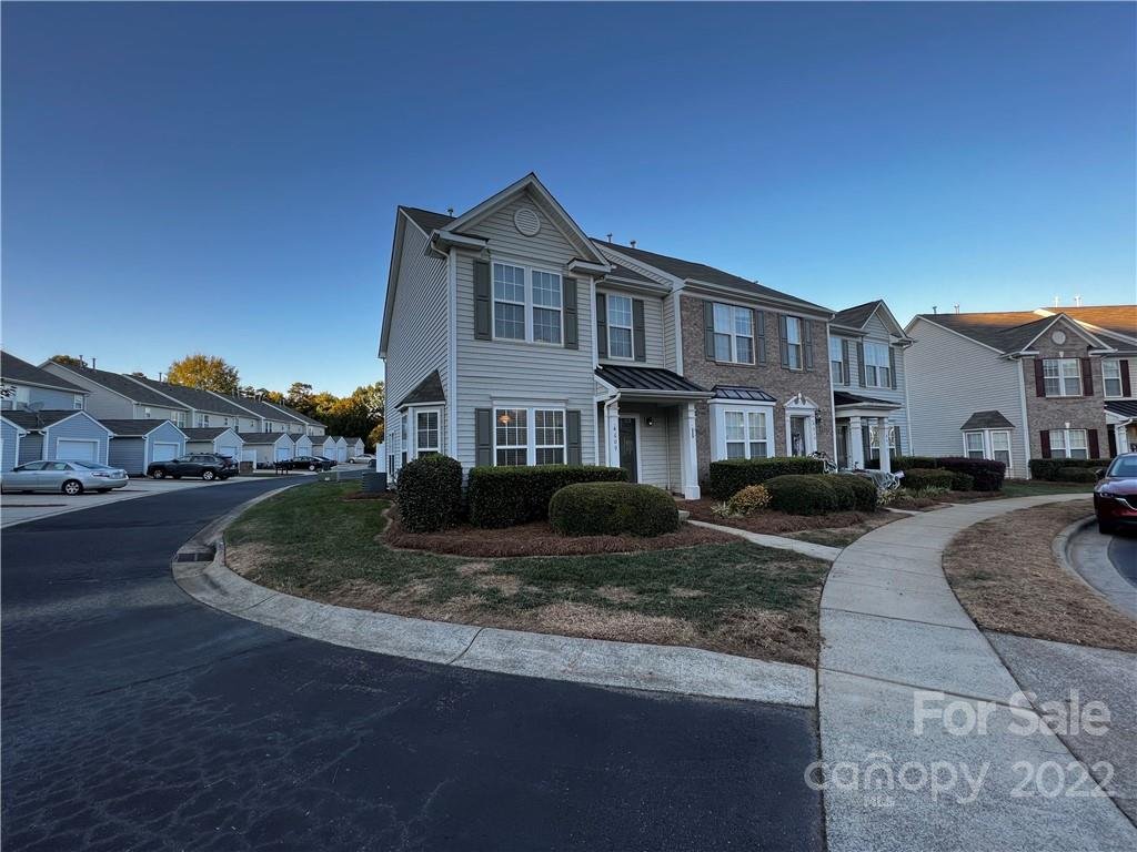 4609 Forestridge Commons Drive