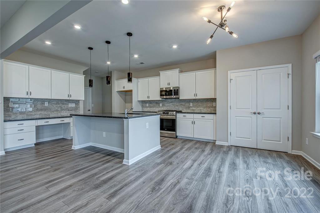 5613 Amelia Lane