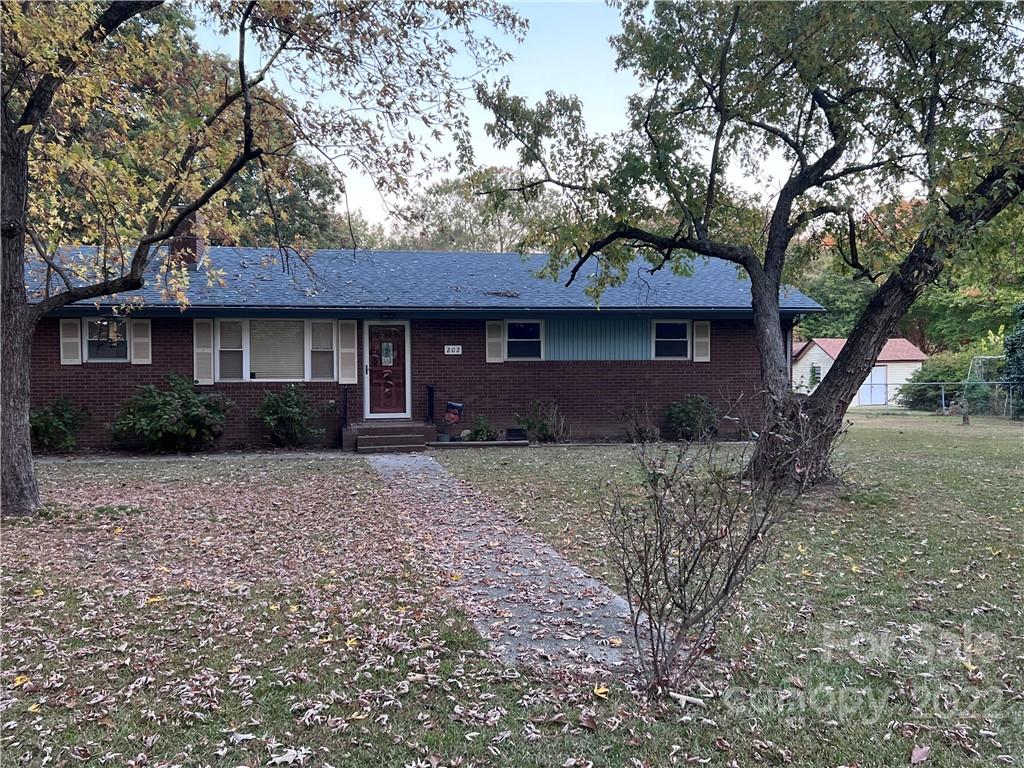 202 Pinetree Drive