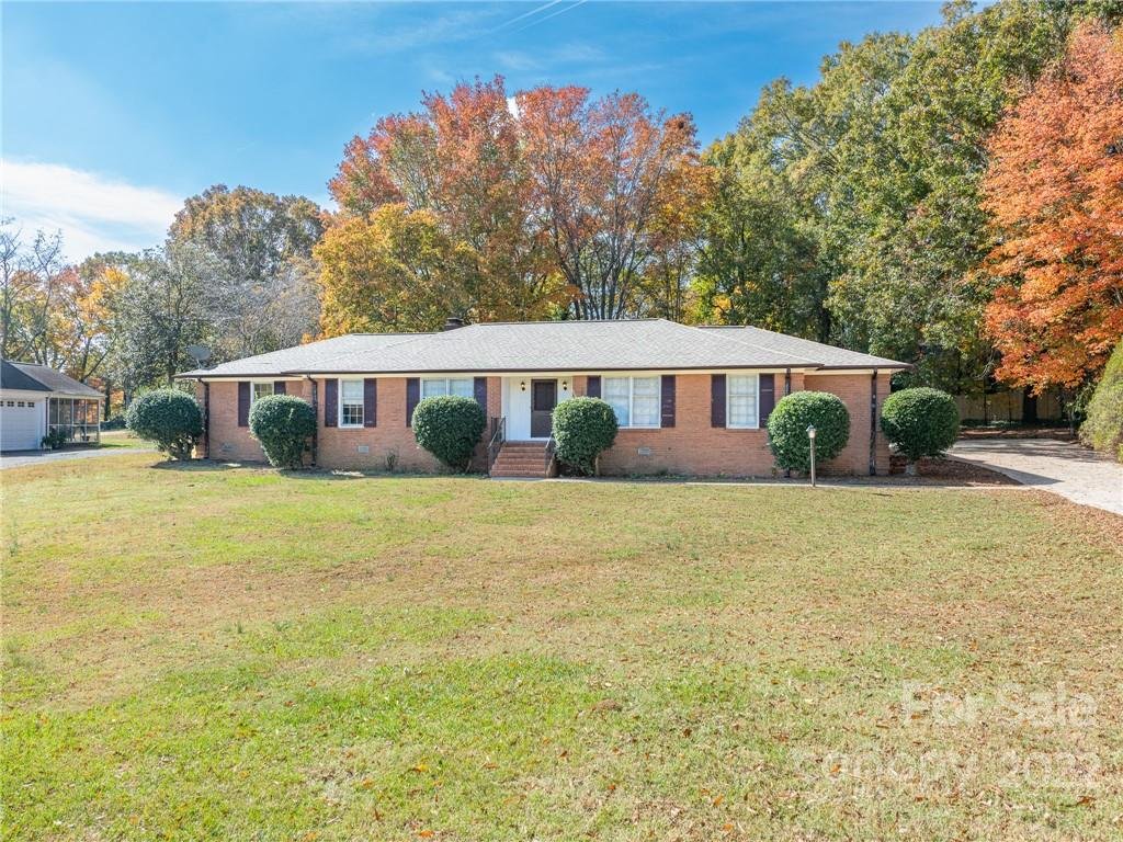 1404 Lakeview Drive