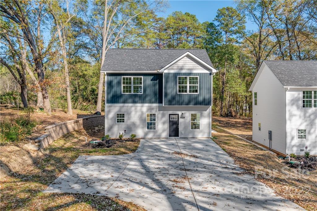 1018 East Drive