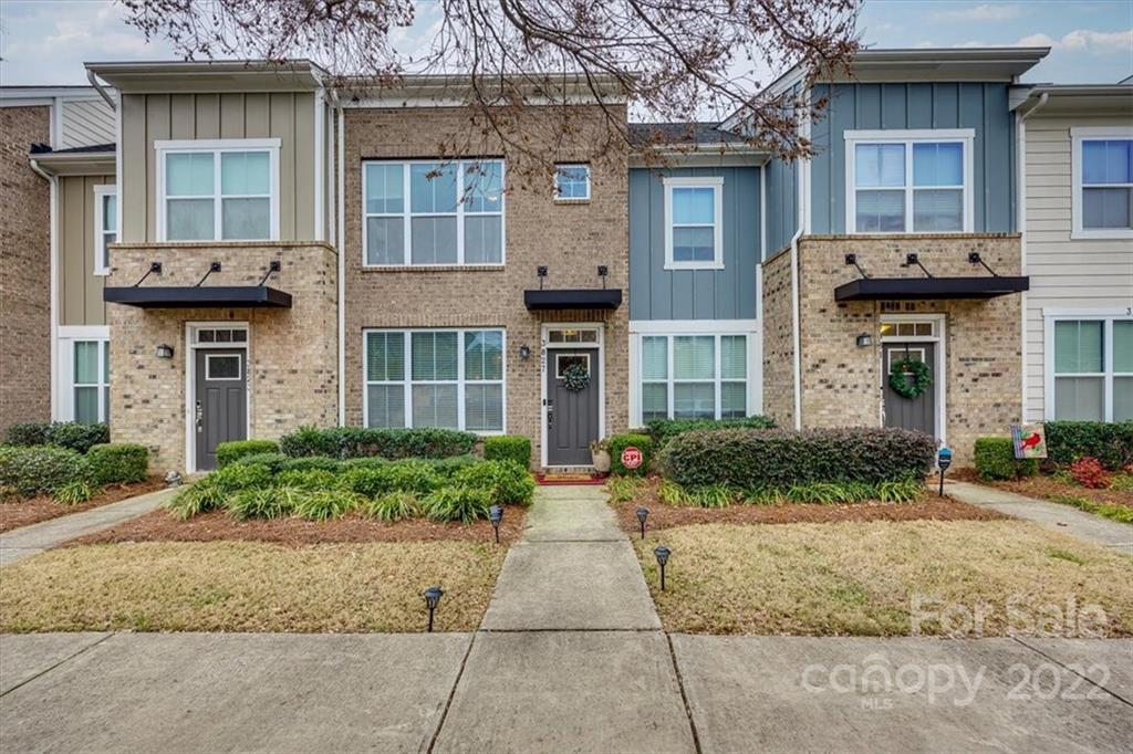 3827 Willow Green Place