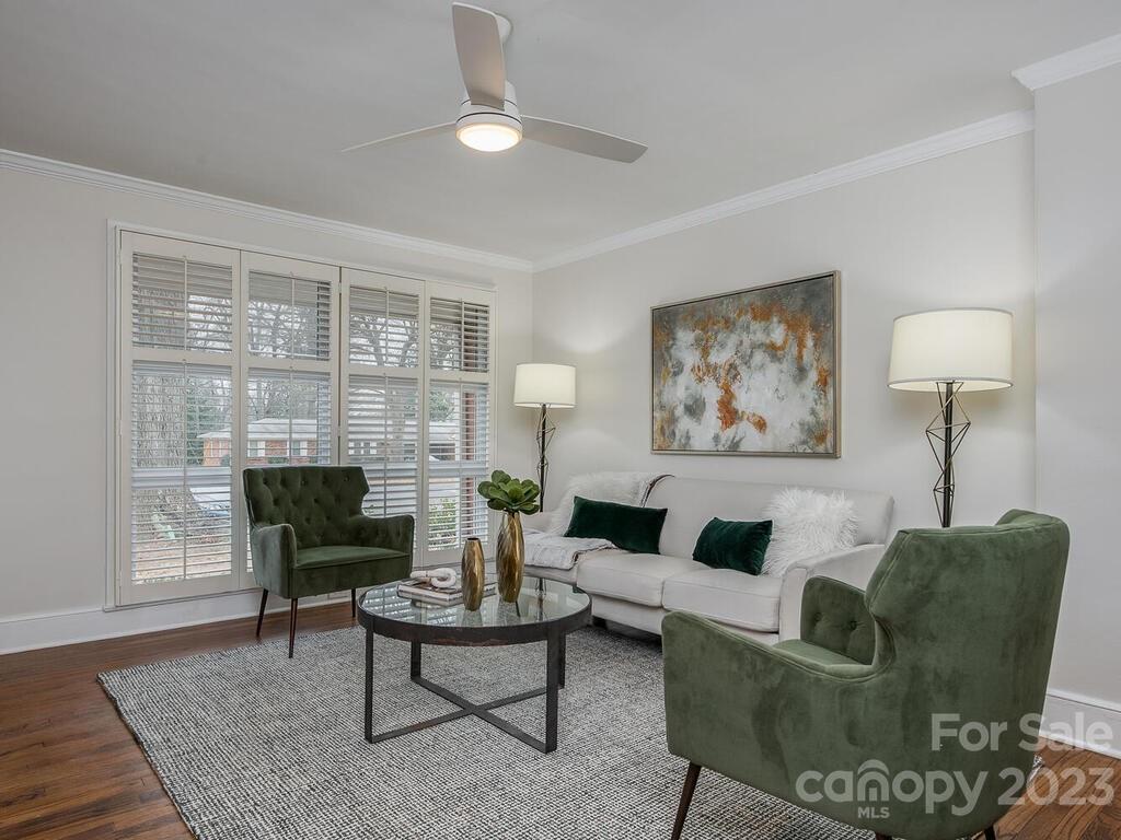 4649 Woodlark Lane